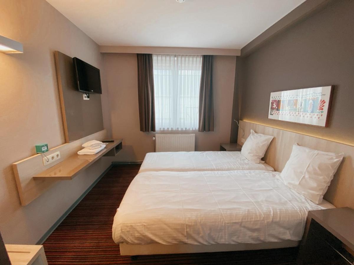 Hotel Les100Ciels サン・テュベール エクステリア 写真